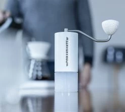 Moulin à Café Manuel COMANDANTE C40 MK4 Nitro Blade Snow White -Café Boissons Magasin comandante snow 3