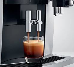 JURA S8 Moonlight Silver Smart Connect Inclus Garantie 3 Ans -Café Boissons Magasin expresso broyeur s8 moonlight silver extraction ambiance