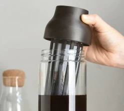 Carafe KINTO Capsule Marron Foncé 1L Pour Infusions à Froid -Café Boissons Magasin kinto capsule noire 3