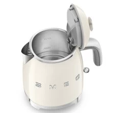 Mini Bouilloire SMEG - Crème - KLF05CREU 0,8 L + Offre Cadeau 18 Mini Bouilloire SMEG - Crème - KLF05CREU 0,8 L + Offre Cadeau -Café Boissons Magasin smeg minib creme 3